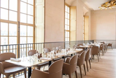 Versailles Palace: Exclusive Package Skip-the-line Access with a glass of Champagne